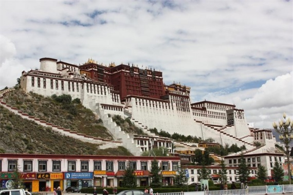 康輝旅游網(wǎng)<經(jīng)典藏地密語(yǔ)>廣州往返+拉薩+林芝+布達(dá)拉宮+雅魯藏布大峽谷+羊湖雙臥11天
