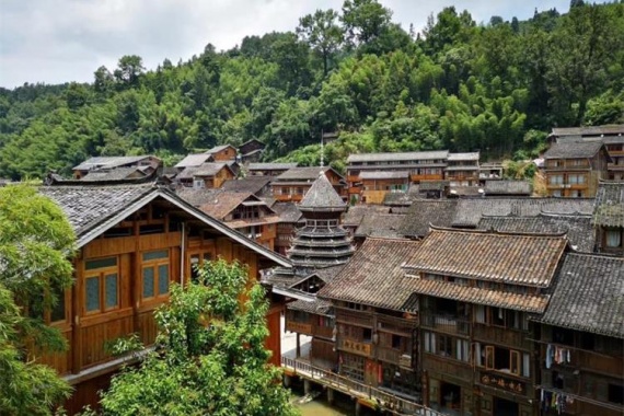 康輝旅游網(wǎng)<經(jīng)典>冬游黔桂4天，宜陽(yáng)風(fēng)雨橋+肇興侗寨+岜沙苗寨+布尼梯田+紅楓節(jié)+象鼻山