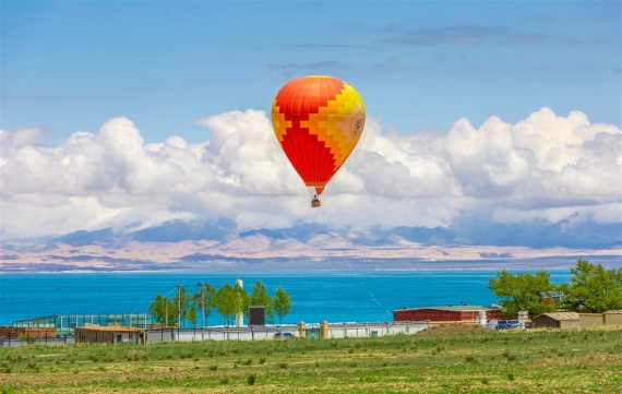 康辉旅游网国内游<西北纯玩双高8日>郑州出发兰州往返，祁连草原+七彩丹霞+莫高窟+鸣沙山月牙泉+U型公路+翡翠湖+茶卡盐湖+青海湖+塔尔寺