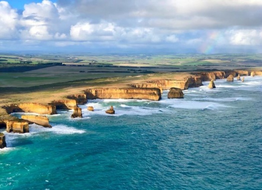 康辉旅游网<英国+爱尔兰>深圳直飞伦敦 12天10晚 七姐妹白崖+巨人堤+大英中文人工专业讲解+三大学+湖区+购物村+全餐+WIFI+全程四星+升级一晚 湖区庄园酒店+伦敦三晚连住+伦敦半天自由活动