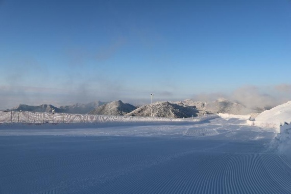 康辉旅游网武汉动车起止五峰国际滑雪场、青林明珠温泉2天1晚跟团游