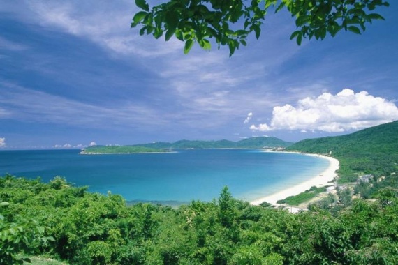 康辉旅游网全新广湛高铁直达湛江北·横跨琼州海峡玩转海南！赠送《夜游三亚湾》+《红色娘子军》