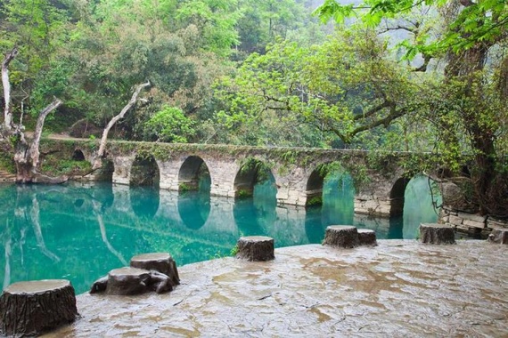 康辉旅游网<经典>广州出发贵州A1黄果树+西江+大小七孔+青岩古镇+龙里油画大草原双动五天