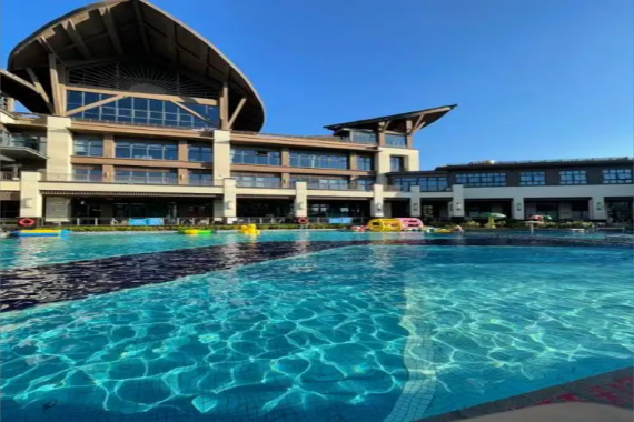 康辉旅游网<行.休闲>广州往返DS温泉酒店纯玩3天 食足4餐、网红泳道、连住2晚