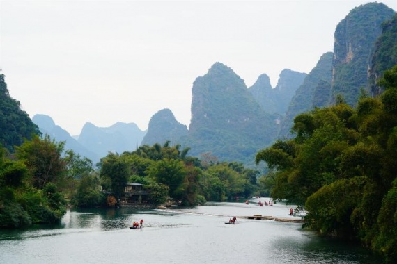 康辉旅游网<一家一团>私享好客桂林，漓江四星游船+遇龙河+象鼻山+印象刘三姐双动4天