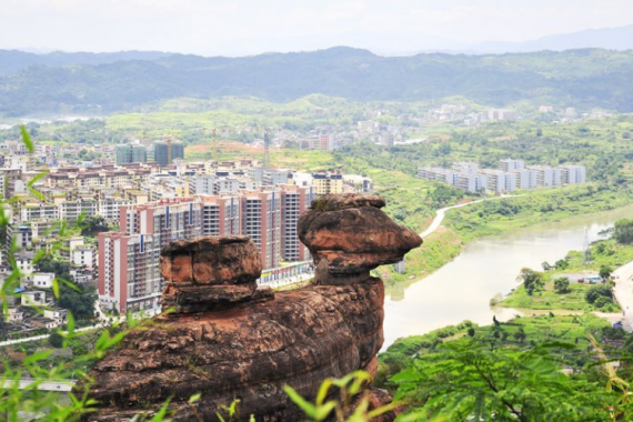 康辉旅游网【风水鸡遇上仙门奇峡】 广州往返韶关丹霞奇观“金鸡岭”、仙门奇峡纯玩3天